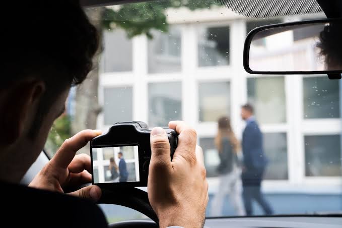 Detectiv particular în Sectorul 2 din București realizând o investigație operativă discretă